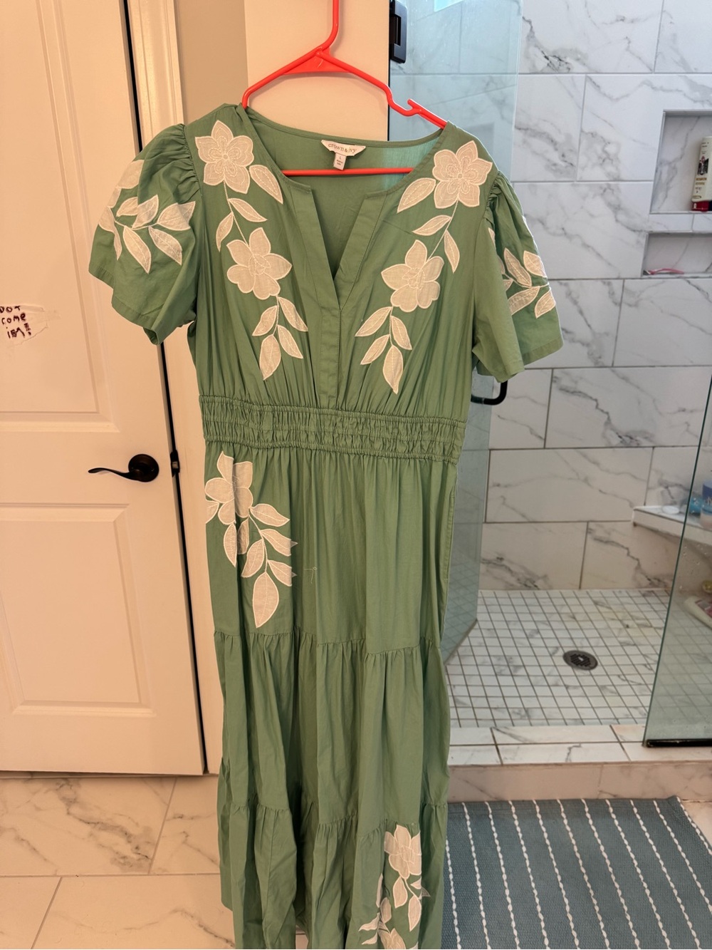Crown and Ivy Green Floral Embroidered V-Neck Women’s Dress